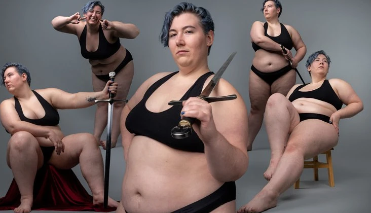 入门姿势:Jess我们的入门姿势包种类丰富，包含各种风格!Jess的包里既有优雅的姿势，也有史诗奇幻风格的姿势。它包含一把大剑和一把匕首。556 张照片+PDF-虚幻之初