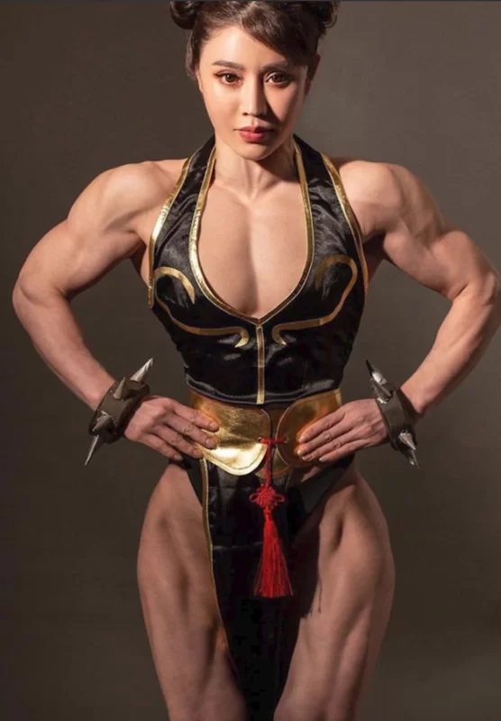 运动员袁和荣的照片集中医博士，专业 WFF 职业健美运动员及模特。-虚幻之初